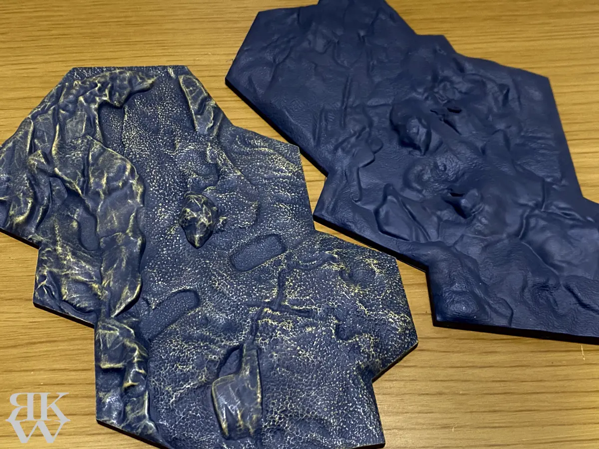 バンダイ 恐竜骨格プラモデル 下地を黒にタンでドライブラシ