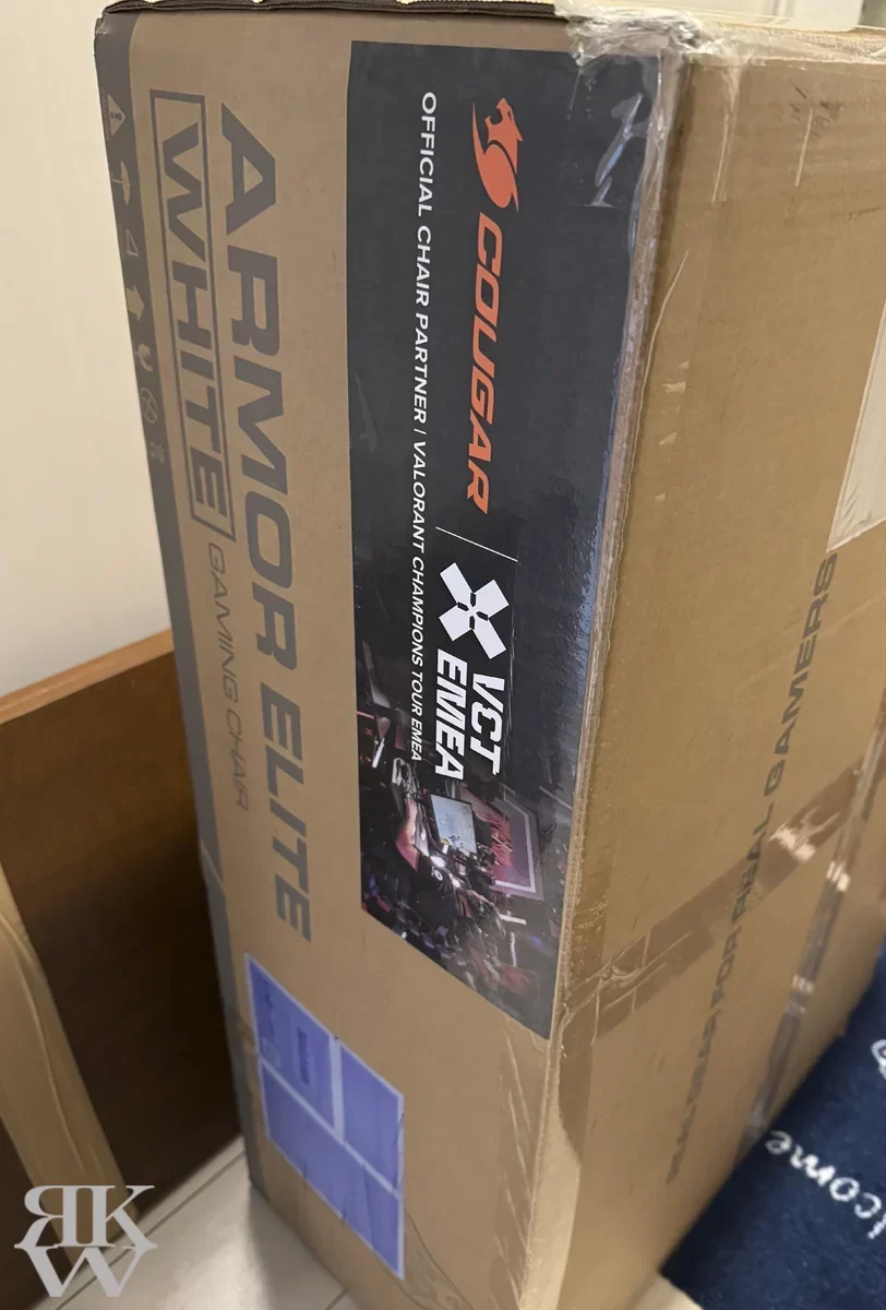 クーガー ゲーミングチェア ARMOR Elite White CGR-ELI-WHB 外箱