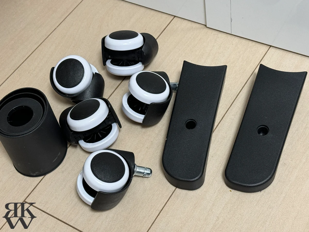 クーガー ゲーミングチェア ARMOR Elite White CGR-ELI-WHB キャスターとカバー