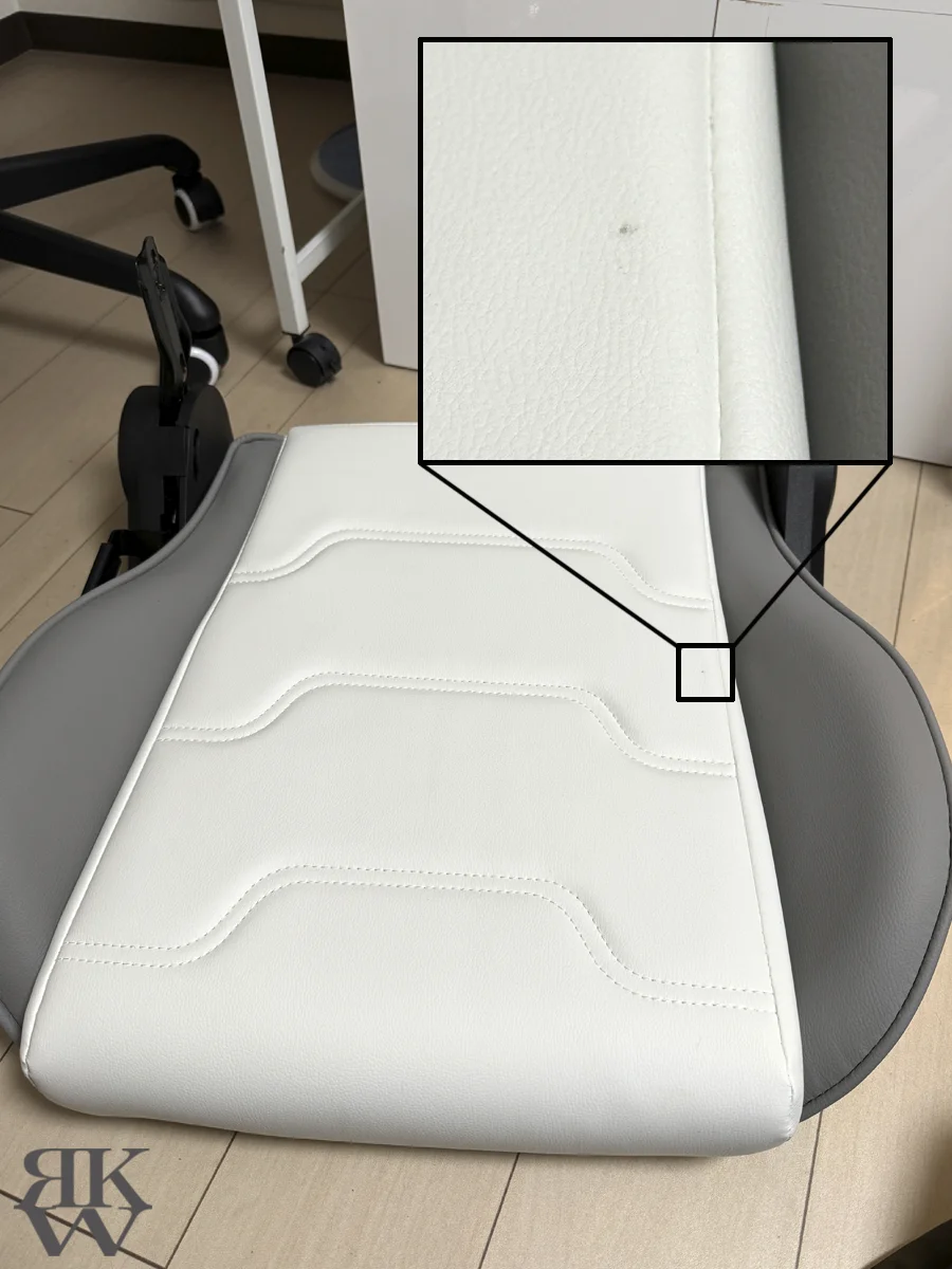 クーガー ゲーミングチェア ARMOR Elite White CGR-ELI-WHB 座面と座面の汚れ
