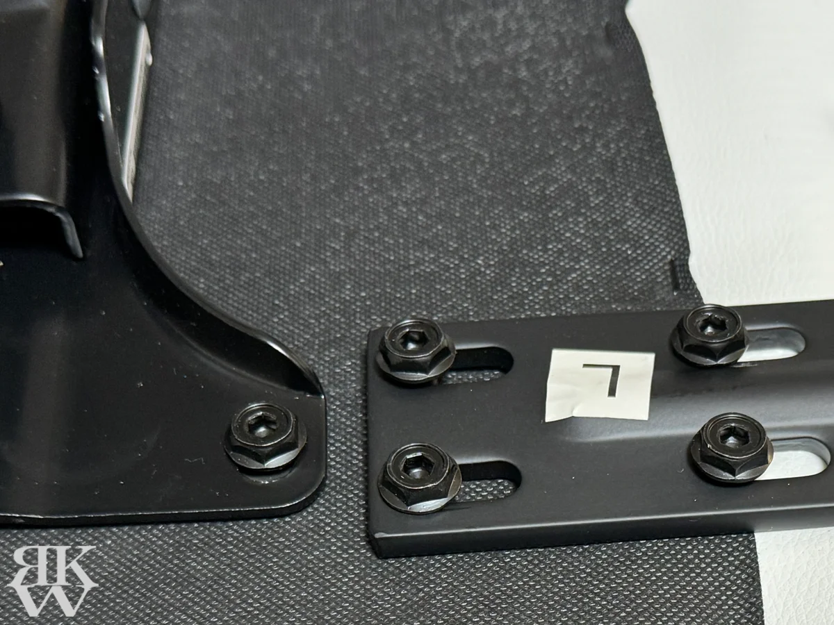 クーガー ゲーミングチェア ARMOR Elite White CGR-ELI-WHB 肘掛け取り付け