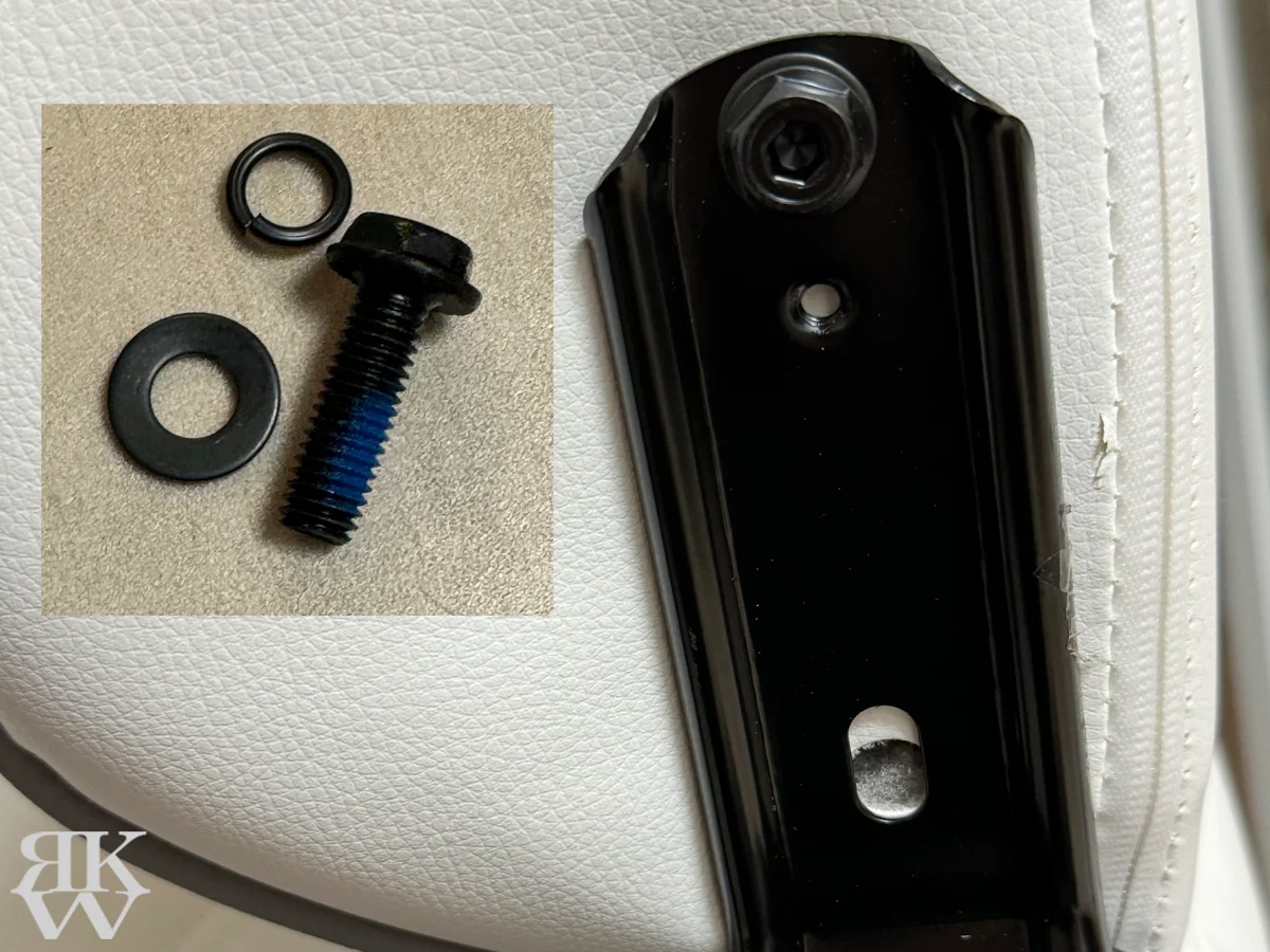 クーガー ゲーミングチェア ARMOR Elite White CGR-ELI-WHB 背もたれ取り付け