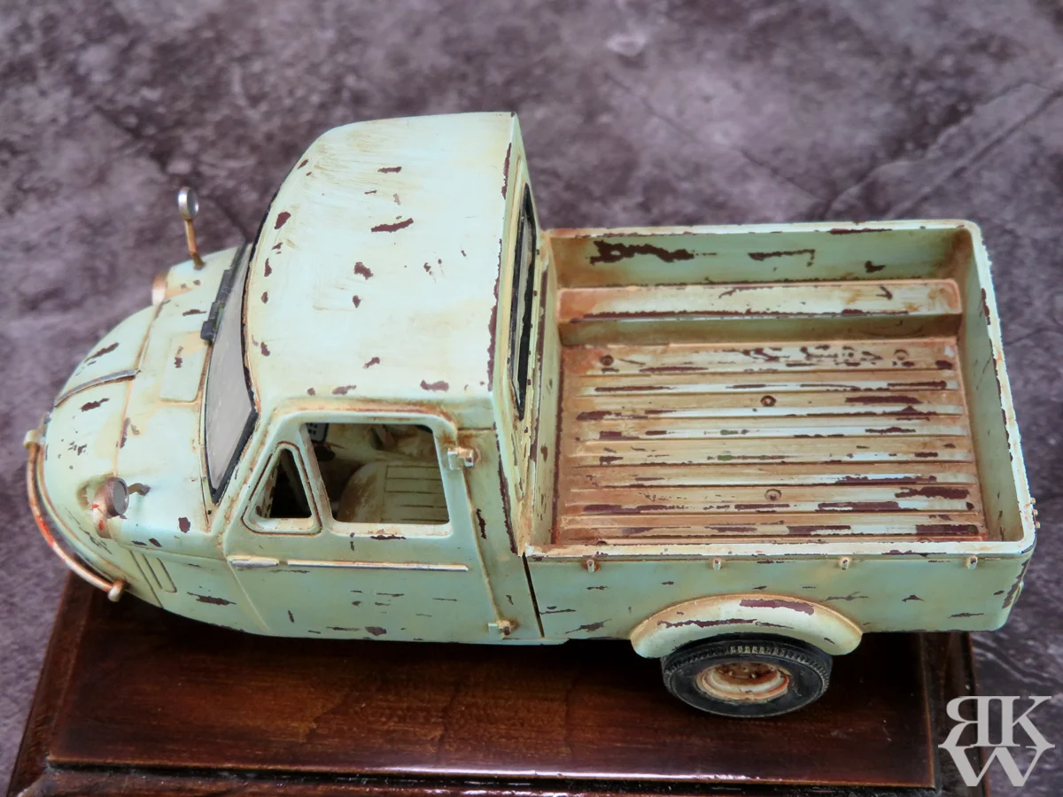 アリイ 1/32 ’58 ダイハツ ミゼット(後期型) 上部